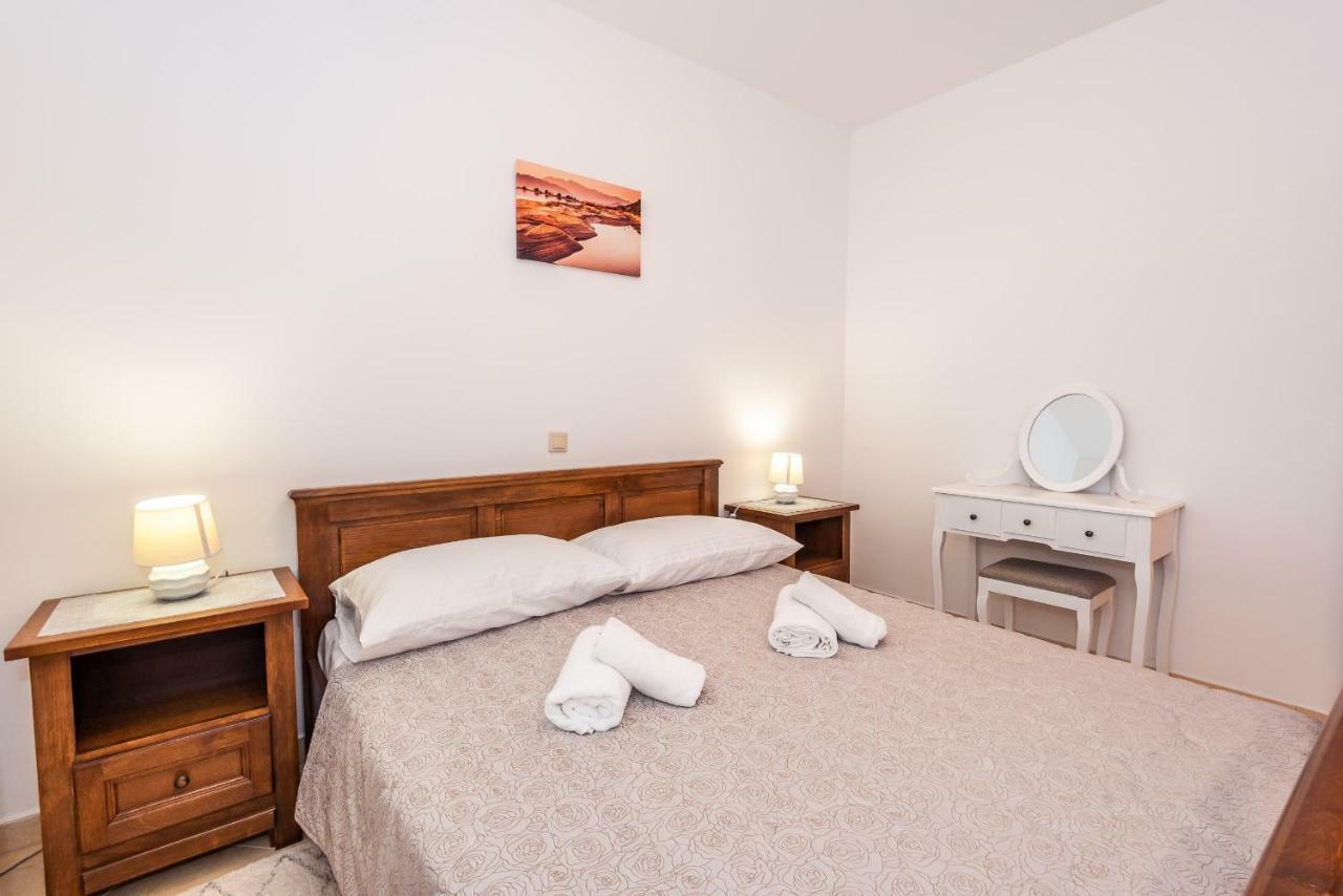 Apartmani Marina Klek Esterno foto