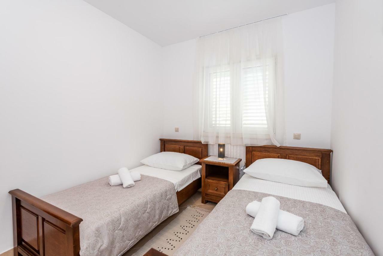 Apartmani Marina Klek Esterno foto