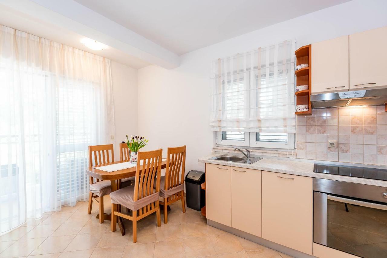 Apartmani Marina Klek Esterno foto