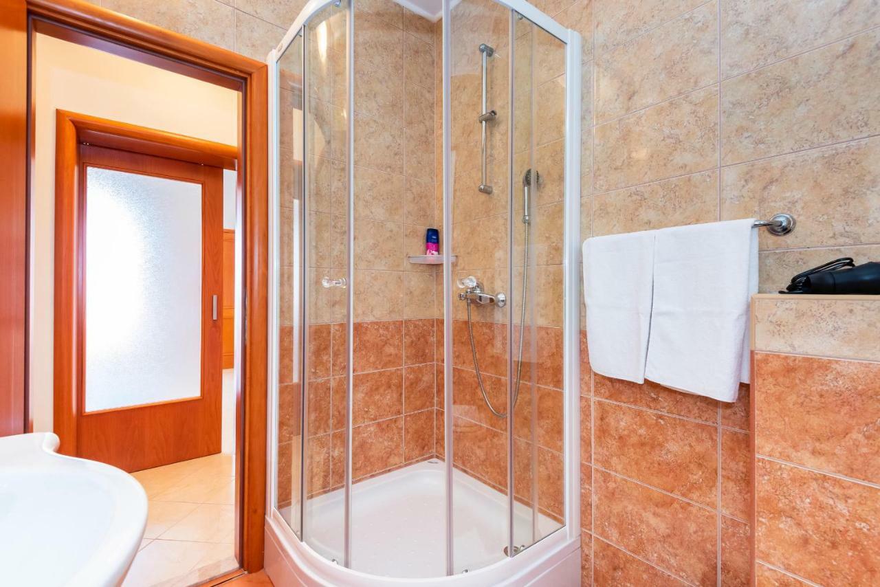 Apartmani Marina Klek Esterno foto